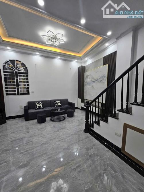 BÁN NHÀ ĐẠI TỪ HOÀNG MAI-- GẦN PHỐ- LÔ GÓC- NỞ HẬU.GIẢM NỬA TỶ CÒN HƠN 6 TỶ