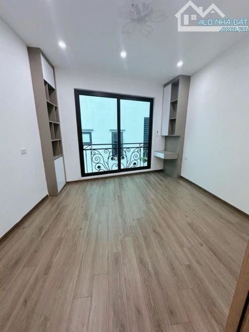 HIẾM CÓ !!!BÁN NHÀ GẤP ĐỊNH CÔNG THƯỢNG 30M 6 TẦNG – NHÀ ĐẸP – Ô TÔ VÀO TẬN NHÀ 7,7 TỶ ,