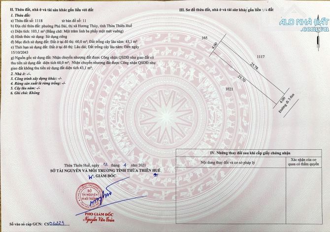 Siêu phẩm kiệt ô tô Nguyễn Tất Thành. Sau lưng VietCombank và Eximbank