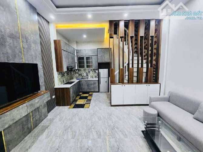 Nhà đẹp hàng xóm TIME, tài chính chưa đến 6 đồng - 20m ra oto - 27,3m