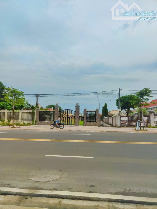 LÔ ĐẤT 3 MẶT TIỀN CỰC ĐẸP TỈNH LỘ 328 BIỂN HỒ TRÀM, THỔ CƯ KHỦNG, CÁCH PHỐ ĐI BỘ 800M
