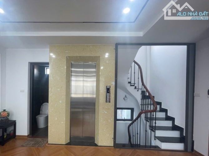 Gara OTO, THANG MÁY phố Vũ Văn Cẩn, quận Hà Đông 60m2 x 5 tầng, nhỉnh 13 tỷ.