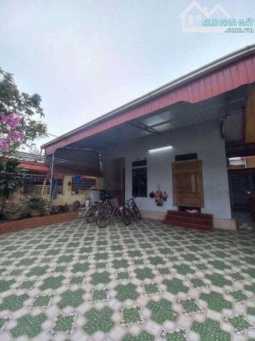 🌸🌸 Tìm đâu ra lô thứ 2 👉 chỉ với 1 tỷ7 xx  đã có ngay ngôi nhà cấp 4 lát sân sạch sẽ đẹ
