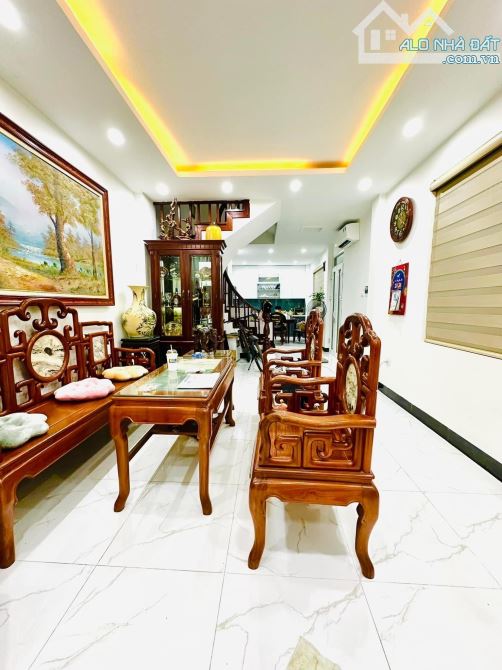 NHÀ PHÂN LÔ TRUNG TÂM BA ĐÌNH - DT 55M X 4 TẦNG - Ô TÔ ĐỖ CỬA - 50M RA Ô TÔ TRÁNH