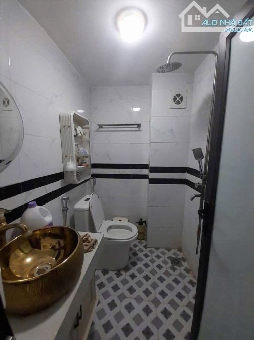 💥💥💥 NHÀ DÂN XÂY CHẮC CHẮN - NỘI THẤT SỊN - GẦN TRƯỜNG CHỢ - NGÕ THOÁNG - SỔ NỞ HẬU 💥💥