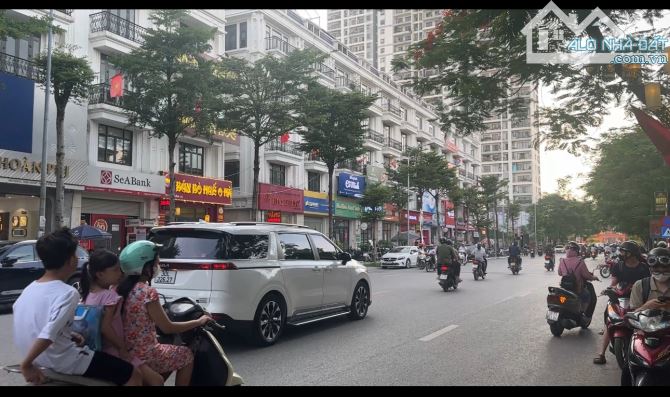 Phố Vip Xuân La, Lạc Long Quân, Tây Hồ 50m, mt 4.5m, giá cực tốt, ô tô, gần phố.