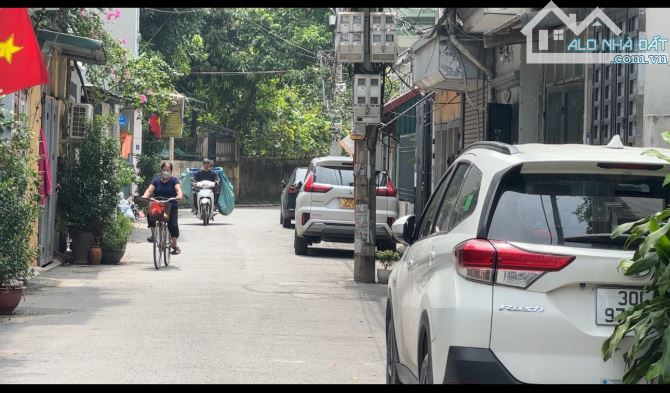 Bán đất Phú Thượng, Tây Hồ,  60m, mt 4.5m,  ô tô thông, kinh doanh, cách phố 1 nhà