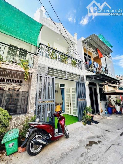 BÁN NHA NGAY ĐƯỜNG LÊ VĂN KHƯƠNG XÁC BIA TIGER. DT : 4x10 ĐÚC 1 LẦU HẺM XE HƠI