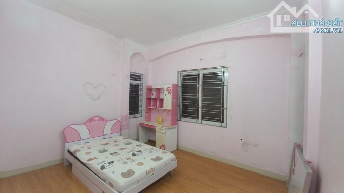 Bán nhà Cầu Giấy, dân xây, ngõ thông, gần ô tô, kinh doanh