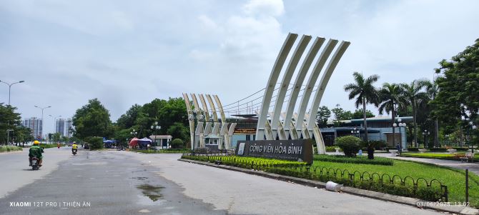 ĐẤT VÀNG phố ĐỖ NHUẬN– 107M², MT 7M, VỈA HÈ RỘNG, ĐỐI DIỆN CV HÒA BÌNH– SỔ ĐỎ VUÔNG– 37 tỷ