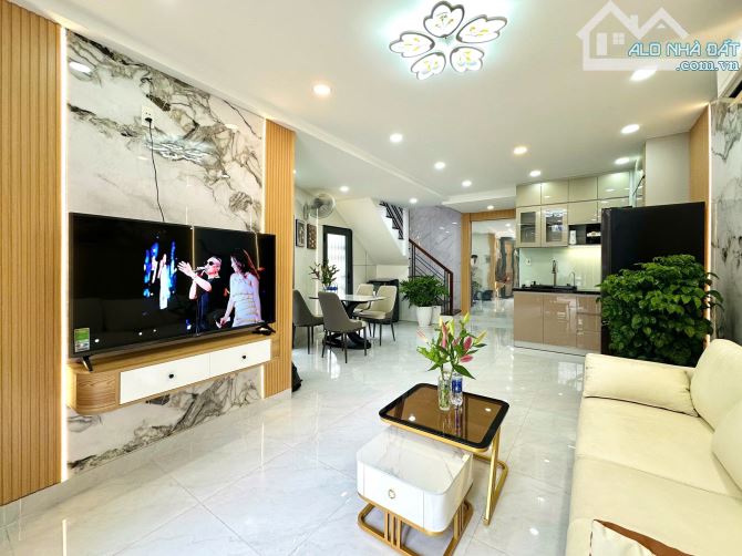 🏠 BÁN NHÀ GÓC 2 MẶT TIỀN – HUỲNH VĂN BÁNH, P15, PHÚ NHUẬN  DT: 3,6m x 9m (nở hậu 4,4m) –