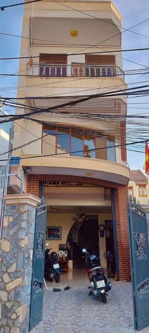 🌈Cần bán gấp căn góc 2 mặt hẻm thông xe ôtô đường Lê Hồng Phong - Giá 5,5 Tỷ - Tp Nha Tra