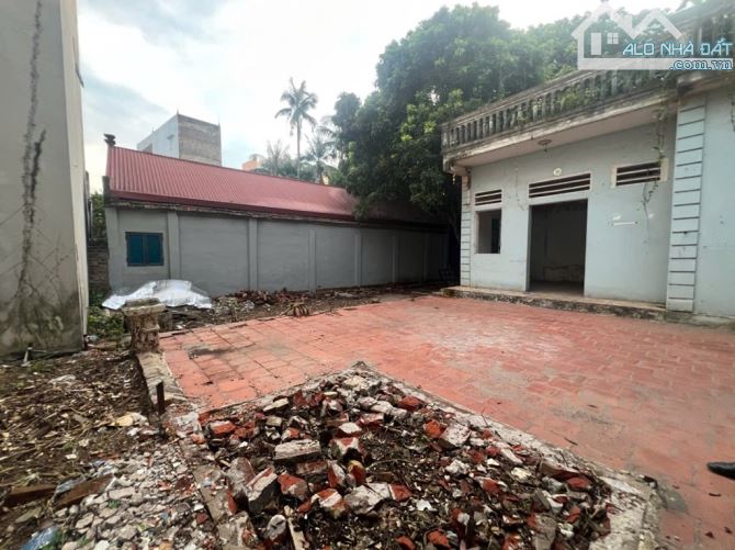 Bán đất phố Trịnh Văn Bô, 207m2, mặt tiền 14,2m, sổ vuông, ô tô rất gần, giá 26,5 tỷ.