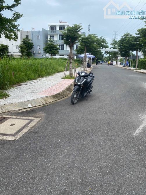 Bán Gấp Lô Đất 100m2 Giá 1ty699 KDC Phước Đông Huyện Cần Đước Tỉnh Long An