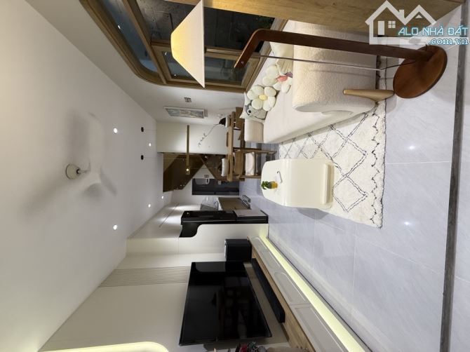 Bán Nhà Bạch Đằng 4T 3PN Full Nội Thất Chỉ Việc Ở.