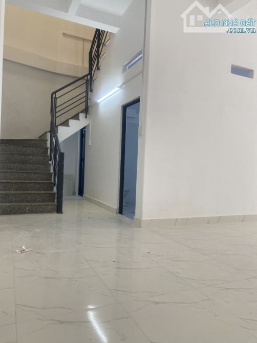 Bán gấp nhà Âu Cơ, Tân Bình, 165m2, ngang 8m, xe tải đổ gần, chỉ 13 tỷ nhỉnh