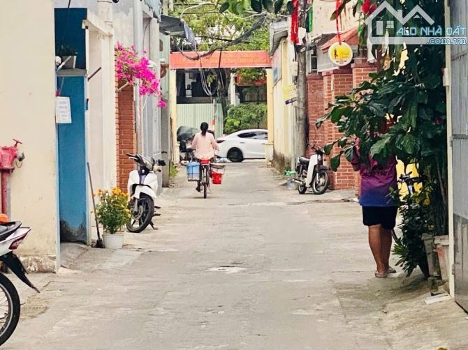 BÁN ĐẤT TẶNG NHÀ LÔ GÓC 2 MẶT KIỆT Ô TÔ + 10 PHÒNG TRỌ CHO THUÊ - CÁCH BIỂN MỸ KHÊ CHỈ 300