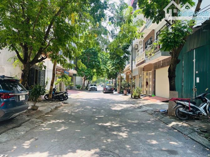 BÁN ĐẤT TẶNG NHÀ DƯƠNG NỘI_50 M2_ CẠNH AEONMALL_VỊ TRÍ ĐẸP_TÂY NAM_TIỆN ÍCH BẠT NGÀN