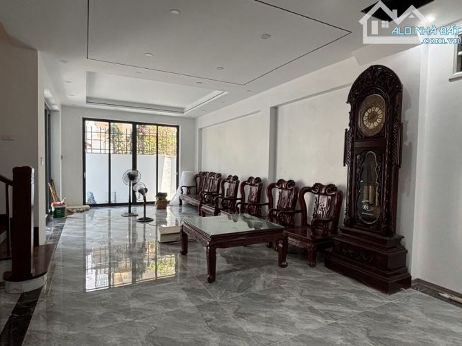 Bán nhà Trần Cung, 38m nhỉnh 7tỷ, nhà mới, full nội thất, sát ô tô, gần công viên