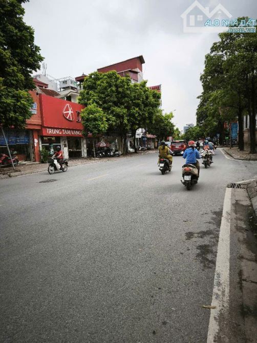 BÁN ĐẤT NGÔ XUÂN QUẢNG-GIA LÂM 60M2-MT 7.5M-GIÁ CHỈ 8.25 TỶ, Ô TÔ CHẠY VÒNG QUANH ĐẤT