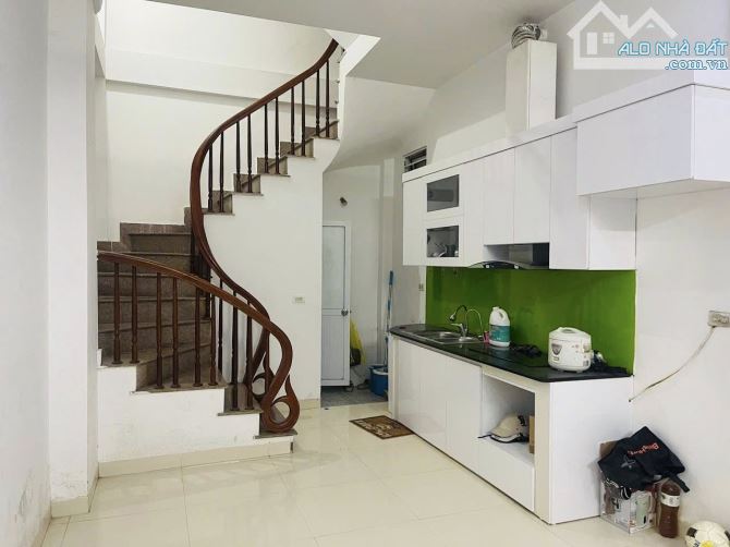 Bán nhà lô góc view Hồ sinh thái, ô tô 4 chỗ  đi vào tận cửa, dân xây 30m2 x 4 ầng 6,15 tỷ