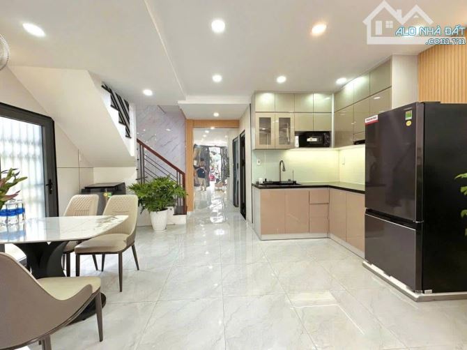 Hồ Tùng Mậu 55m2 - dân xây - MT 4.4 m - ô tô gần - 10 tỷ