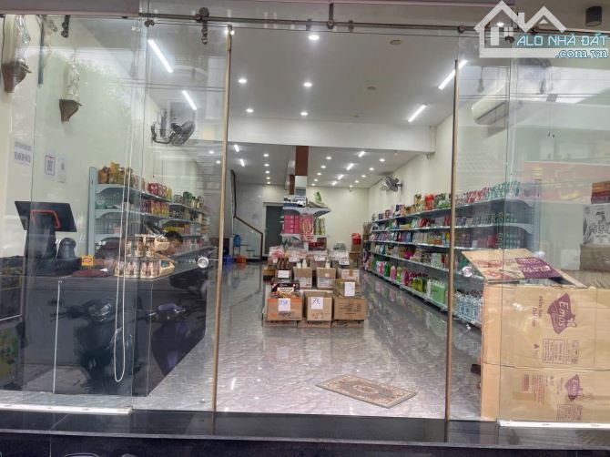 Cần Nhà 210m2 mặt tiền đường Tuyên Quang trung tâm ăn uống mua sắm Phan Thiết.