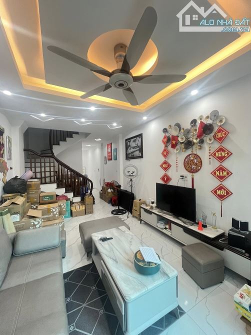 Bán nhà 5 tầng x 38m2 x7.99 tỷ Nhà đẹp thiết kế hiện đại, khu vực Mậu Lương