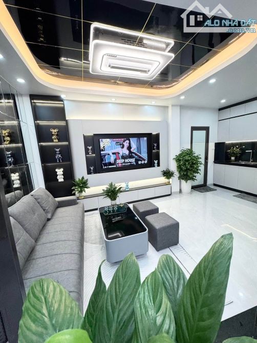 Ô TÔ ĐỐ GẦN, MỘT BƯỚC RA MẶT phố Vạn Phúc, Hà Đông 38m nhỉnh 8 tỷ, CÓ THƯƠNG LƯỢNG.
