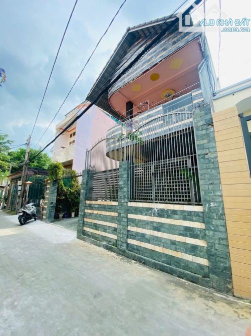 Bán nhà 1 trệt 1 lầu sổ riêng thổ cư p. Quyết Thắng