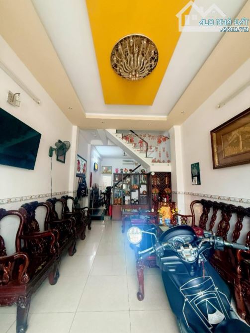 Nhà đẹp Bình Trị Đông, DT 72m2 4 tầng, giá nhỉnh 7 tỷ, giáp Q6 - khu Tên Lửa, vào ở ngay