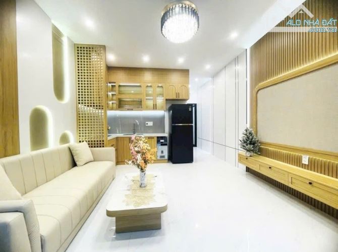 Bán nhà 2 tầng mới full nội thất đường Lê Duẩn, Thanh Khê - Đà Nẵng.