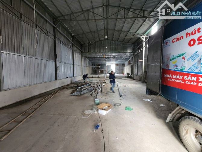 Kho xưởng diện tích lớn, giá rẻ Mặt tiền Thạnh Xuân 21, Q12. Hơn 730m2. Xe tải thoải mái.