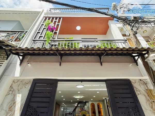 Nhà Đúc 2 Tầng  View Sân Bay  Chỉ 4.25 Tỷ