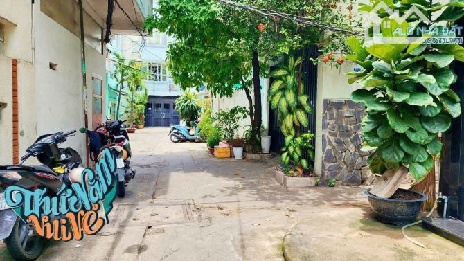 Bán nhà 4 tầng HXH Trần Quang Diệu Quận 3, 4,4x11m cn 46m2 chỉ nhỉnh 6 tỷ