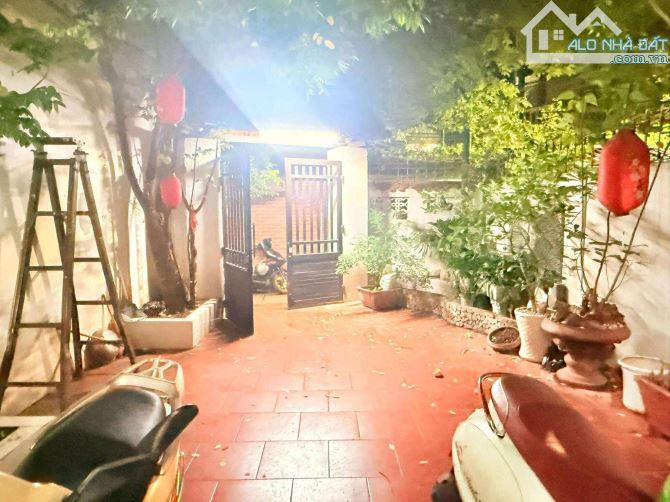 BÁN NHÀ 3 TẦNG PHỐ CẦU GIẤY 102M2  MẶT TIỀN 5M QUẬN CẦU GIẤY  21,9 TỶ