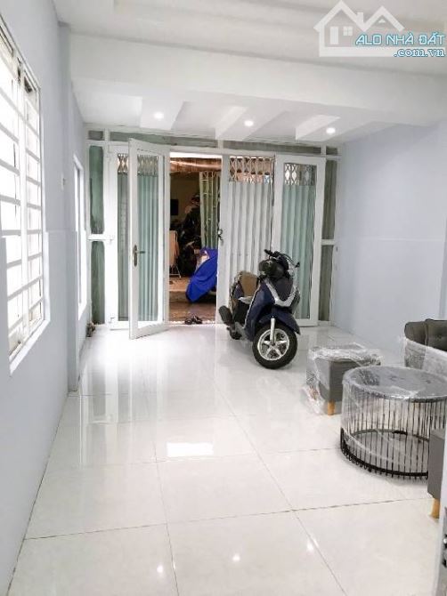 Trung tâm Q.10 - Hẻm xe hơi ngay CMT8 - Nhà 2 tầng - 44m2 - Vào ở ngay - Chỉ 7.5 tỷ