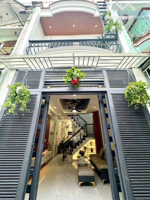 Nhà mới 2 tầng 32m2, Vuông – Phan Huy Ích QV