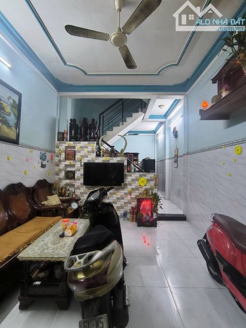 BÁN GẤP NHÀ HẺM OTO TRẦN VĂN QUANG, 4x10, 4 Tầng, 4Pn, Giá 6 tỷ nhỉnh.