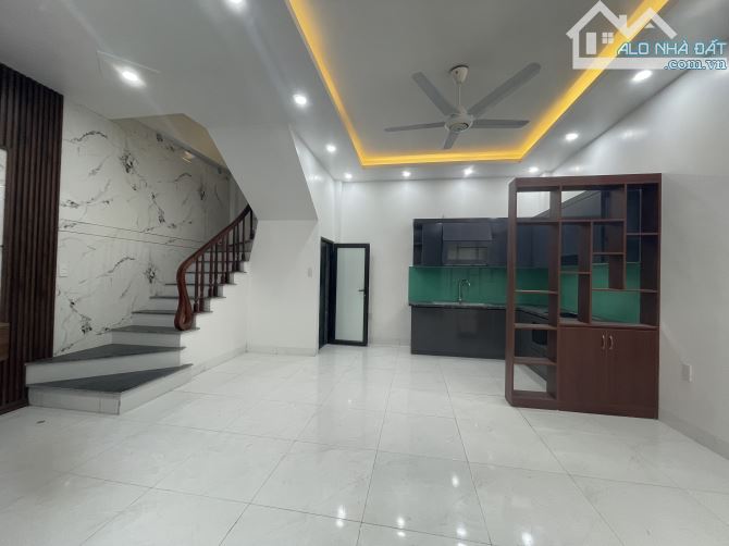 Bán nhà 3 tầng 40m tổ 6 Kỳ Bá Tp Thái Bình ngõ 2 xe máy. Giá 1.95 tỷ