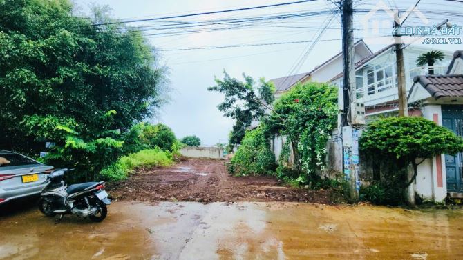 ĐẤT 2 MẶT TIỀN HẺM HẺM 147 ĐỖ XUÂN HỢP: Giá 4,2 tỷ