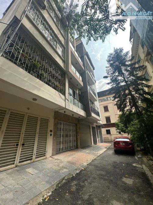 BÁN NHÀ PHÂN LÔ ĐỖ QUANG 45m 5 TẦNG  MT 4.5m Ô TÔ TRÁNH VỈA HÈ  22 TỶ