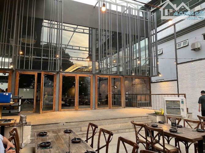 Cho thuê biệt thự sân vườn rộng 16x68m 117 Nguyễn Đình Chính Quận Phú Nhuận 250 triệu