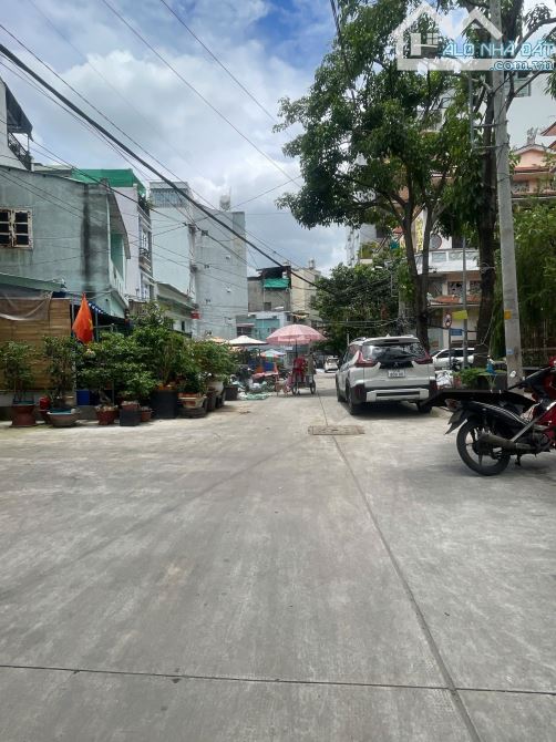 Cho thuê nhà Tân Vĩnh - Ngang 4 dài 5 - 4 tầng - xe hơi đỗ cửa Q4.