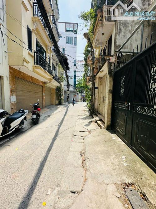 NHÀ ĐÔNG QUAN 45M²  5 TẦNG NGÕ THÔNG Ô TÔ TRÁNH 16 TỶ
