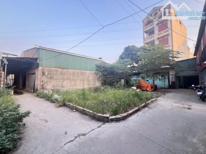 TỪ SƠN.BẮC NINH_NGÕ Ô TÔ 7 CHỖ VÀO ĐẤT_NỞ HẬU_FULL THỔ CƯ_LÔ GÓC 2 MT_DT 56,1m_GIÁ 2 Tỷ 5