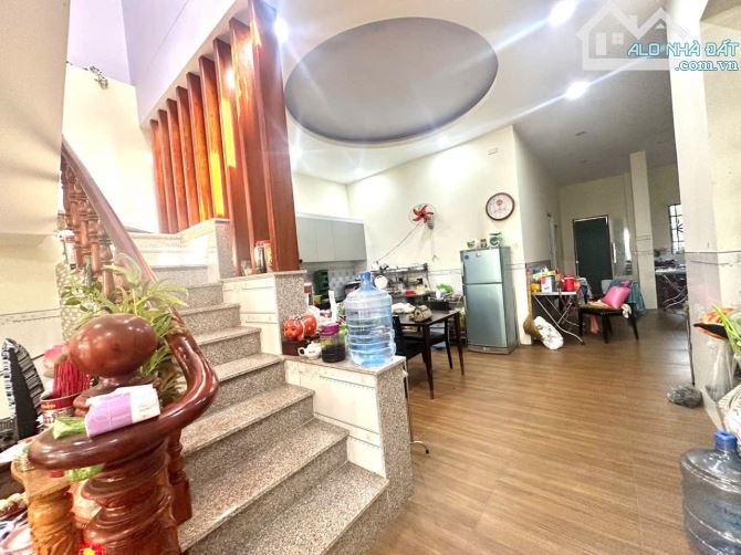 BÁN NHÀ 2 TẦNG MẶT TIỀN NGUYỄN HỮU CẢNH – 141M2 - ĐÔNG HÒA, DĨ AN.