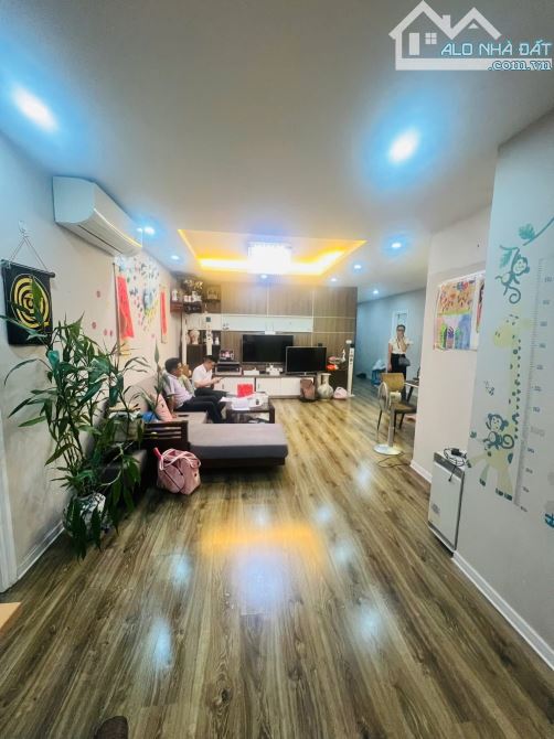 chung cư fafim VNT Tower, số 19 Nguyễn Trãi 106m2- 3PN 2WC: 8.15 tỷ full nội thất