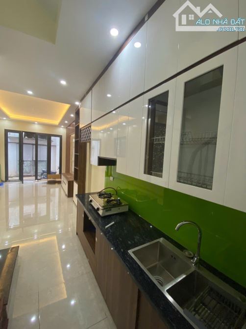 Cho thuê nhà Khuyến Lương, Hoàng Mai, 5 tầng, 35m2, 4 ngủ vào ngay