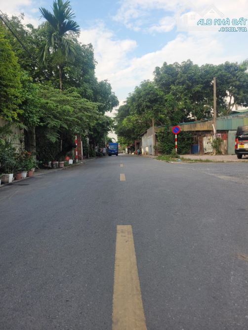 HIẾM nhất phố ĐÀM QUANG TRUNG cầu vĩnh tuy lô đất còn sót lại giá nhỉnh 7x tỷ thương lượng